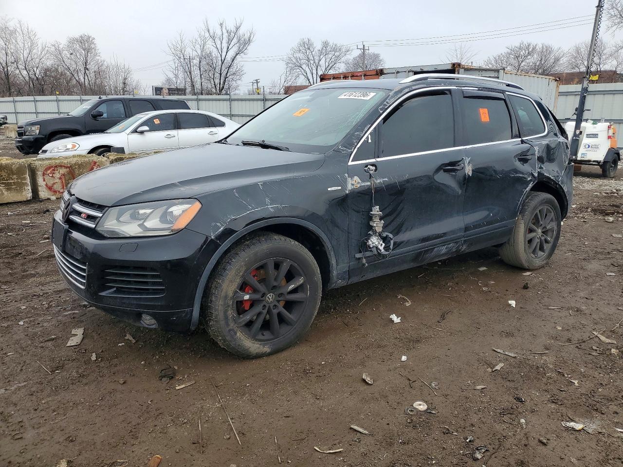 Salvage Volkswagen Touareg Image