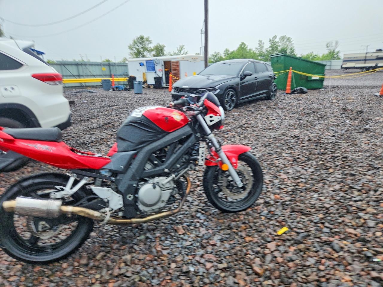 Salvage Suzuki Sv650 Image