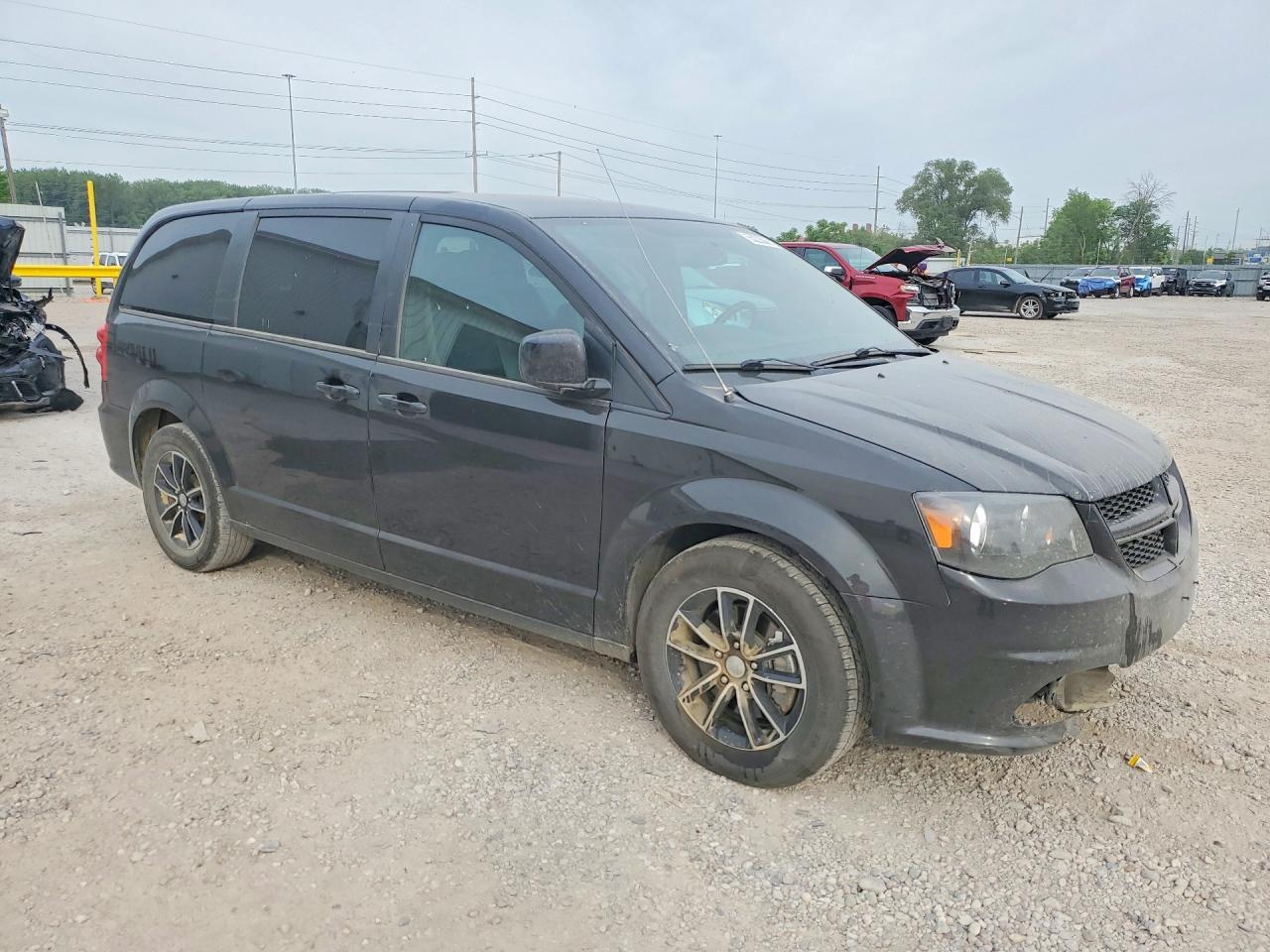 Dodge Caravan Sxt