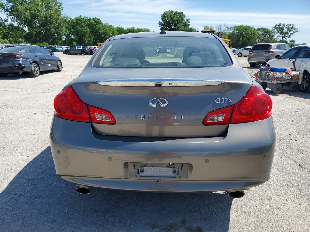INFINITI G37 X