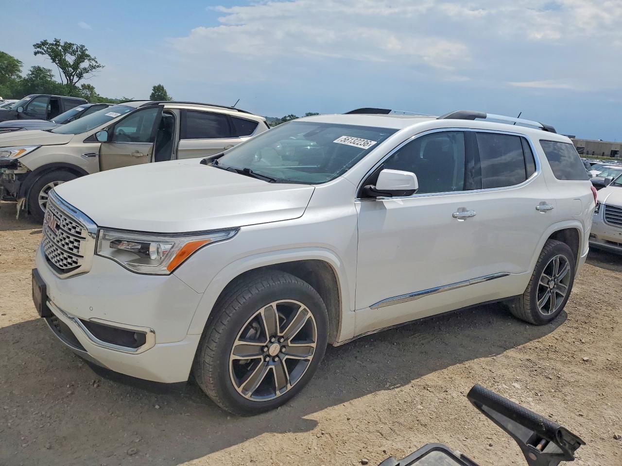 Salvage GMC Acadia Image