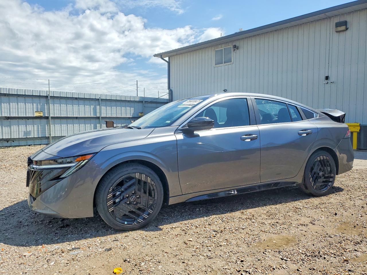Salvage Nissan Sentra Image