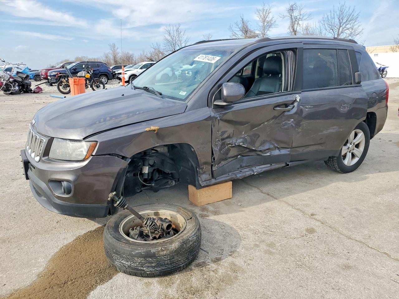 Salvage Jeep Compass Image