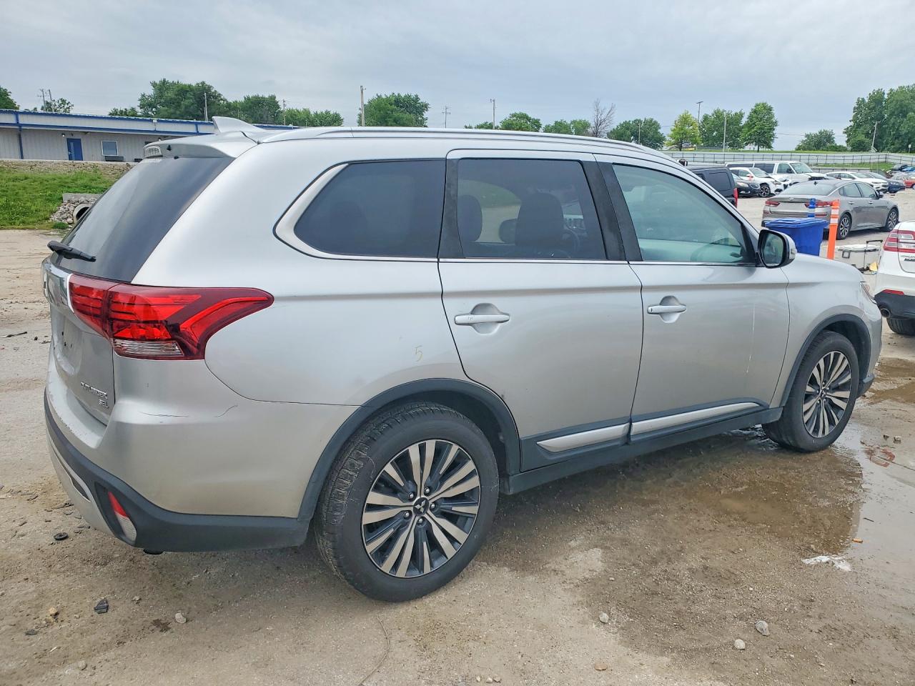 Mitsubishi Outlander Se
