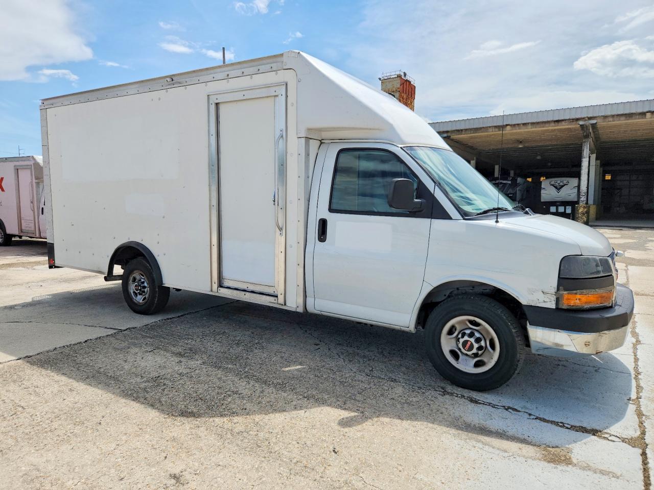 GMC Savana