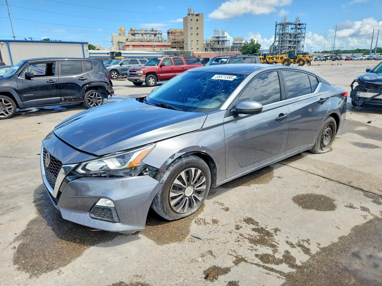 Salvage Nissan Altima Image