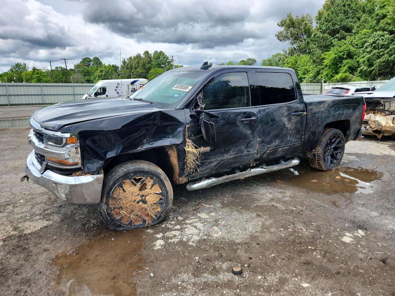 Salvage Chevrolet Silverado Image