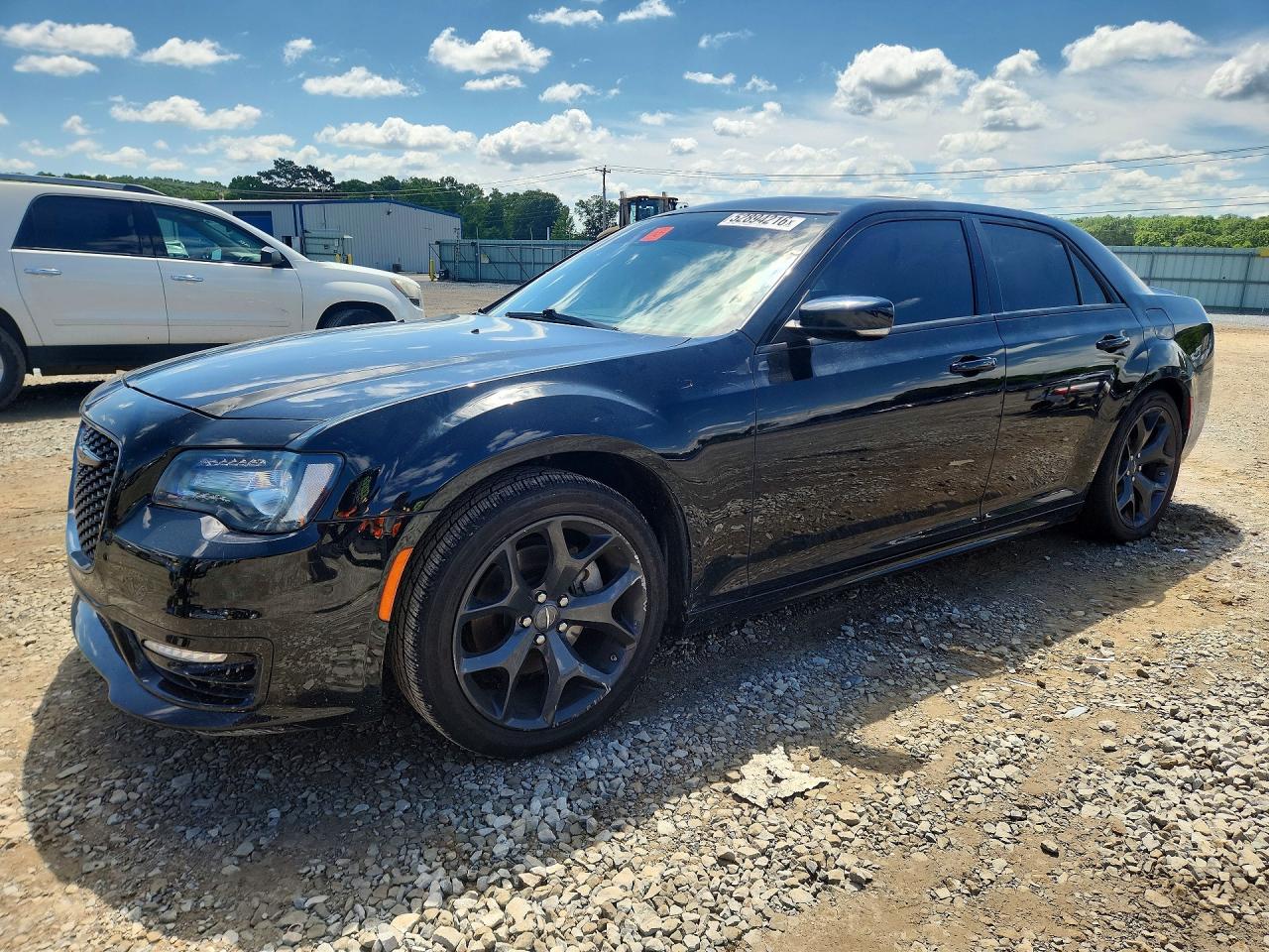 Salvage Chrysler 300 Image