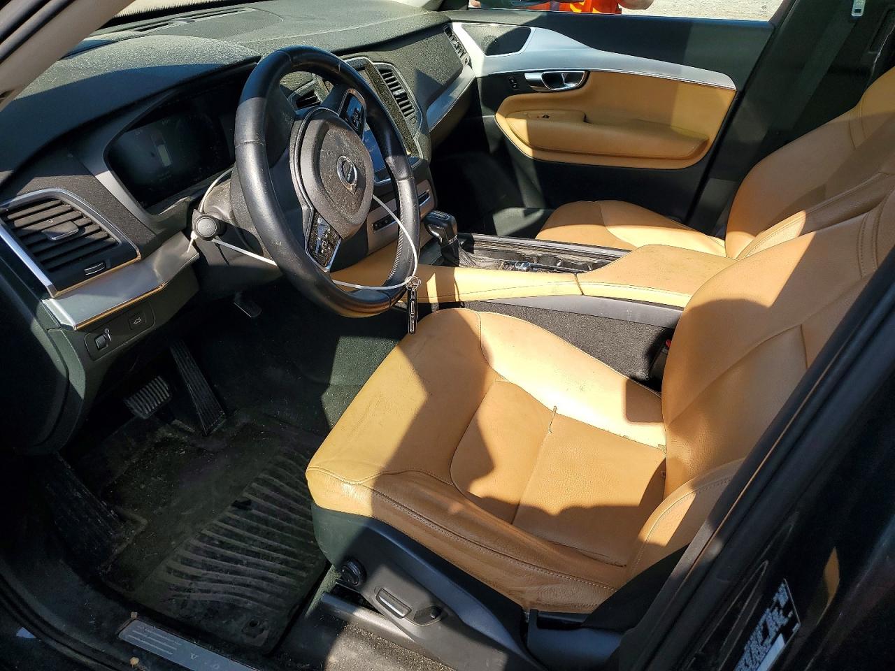 Volvo XC90 T6