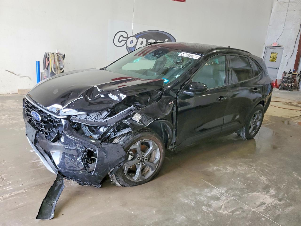 Salvage Ford Escape Image