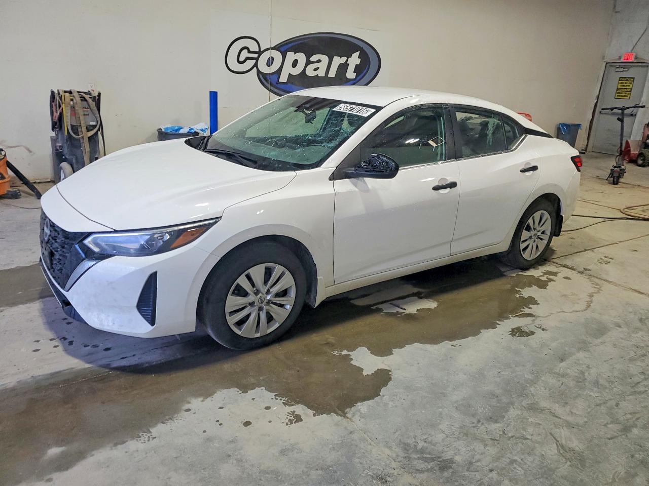 Salvage Nissan Sentra Image