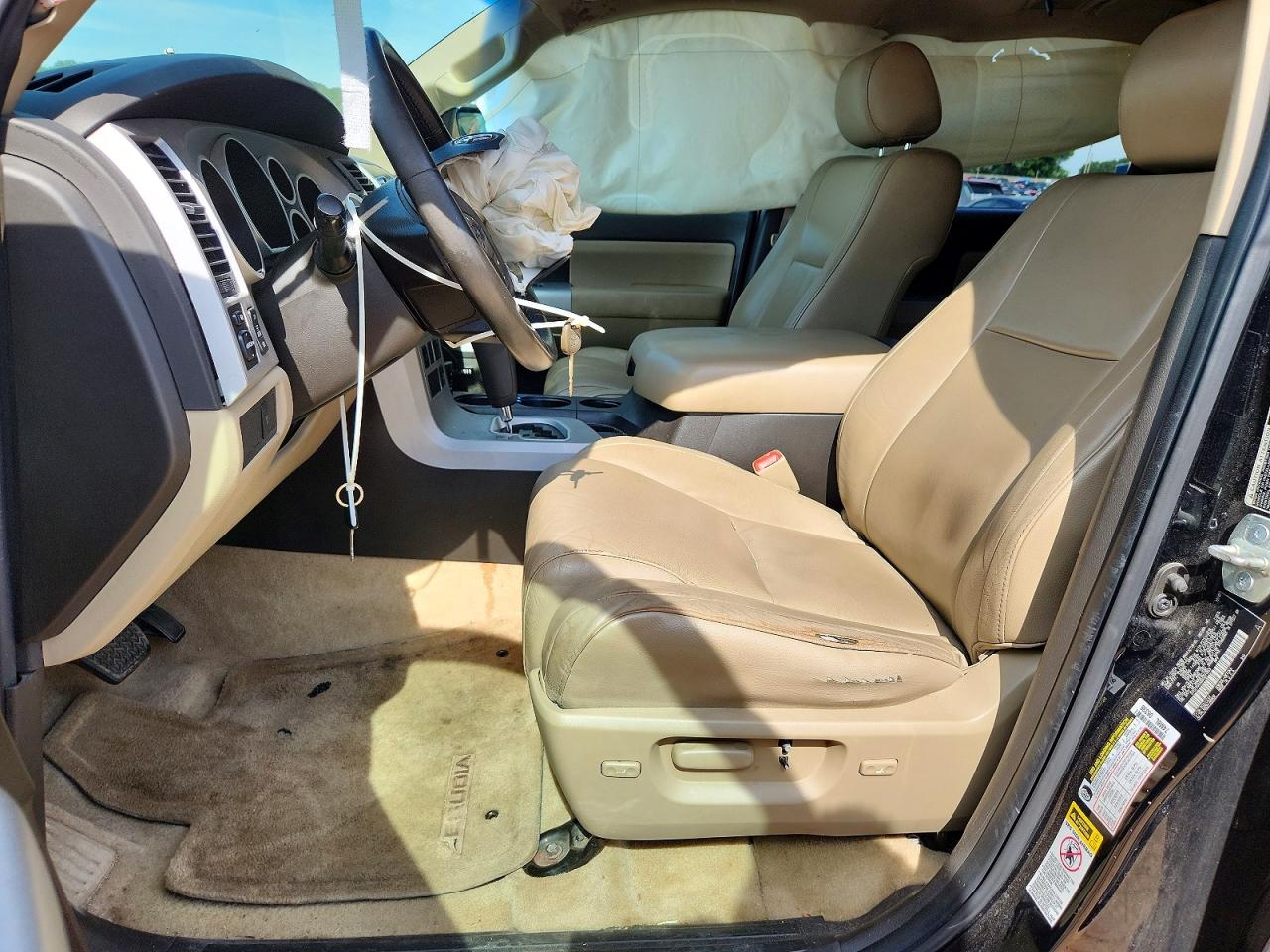 Toyota Sequoia Sr5