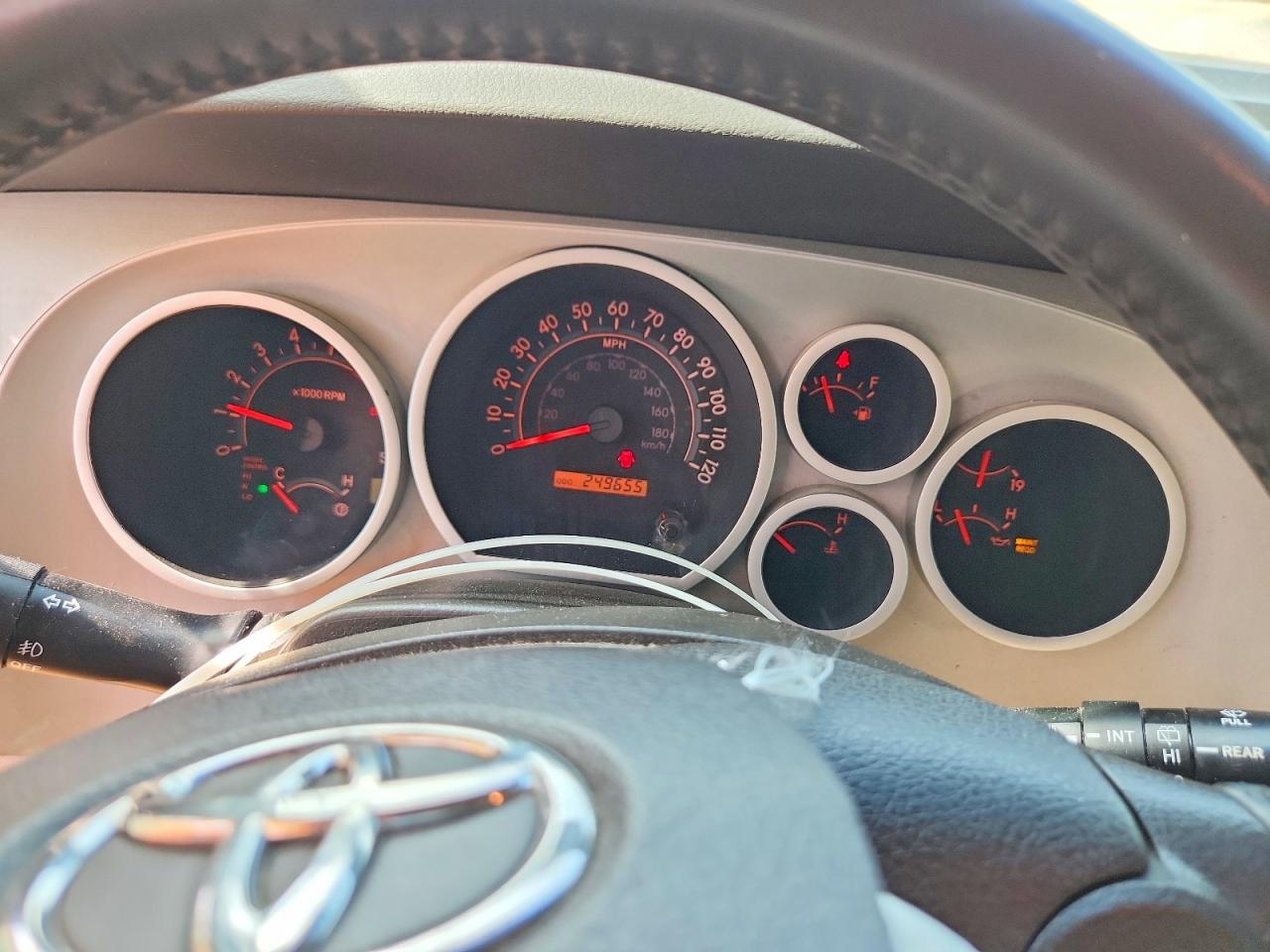 Toyota Sequoia Sr5