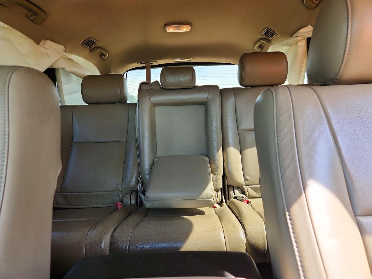 Toyota Sequoia Sr5