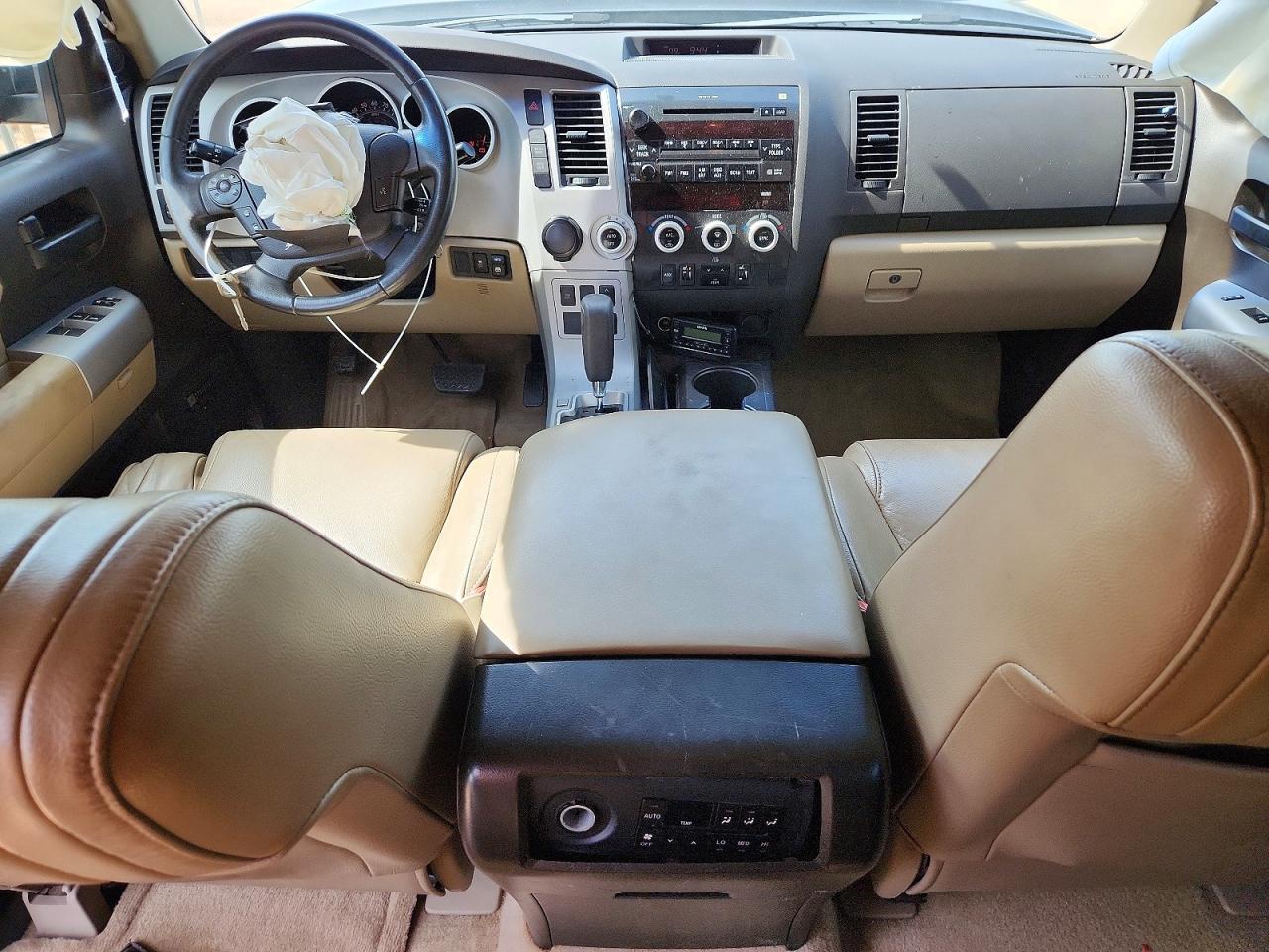 Toyota Sequoia Sr5