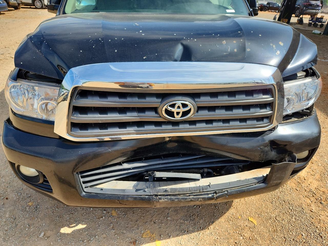 Toyota Sequoia Sr5