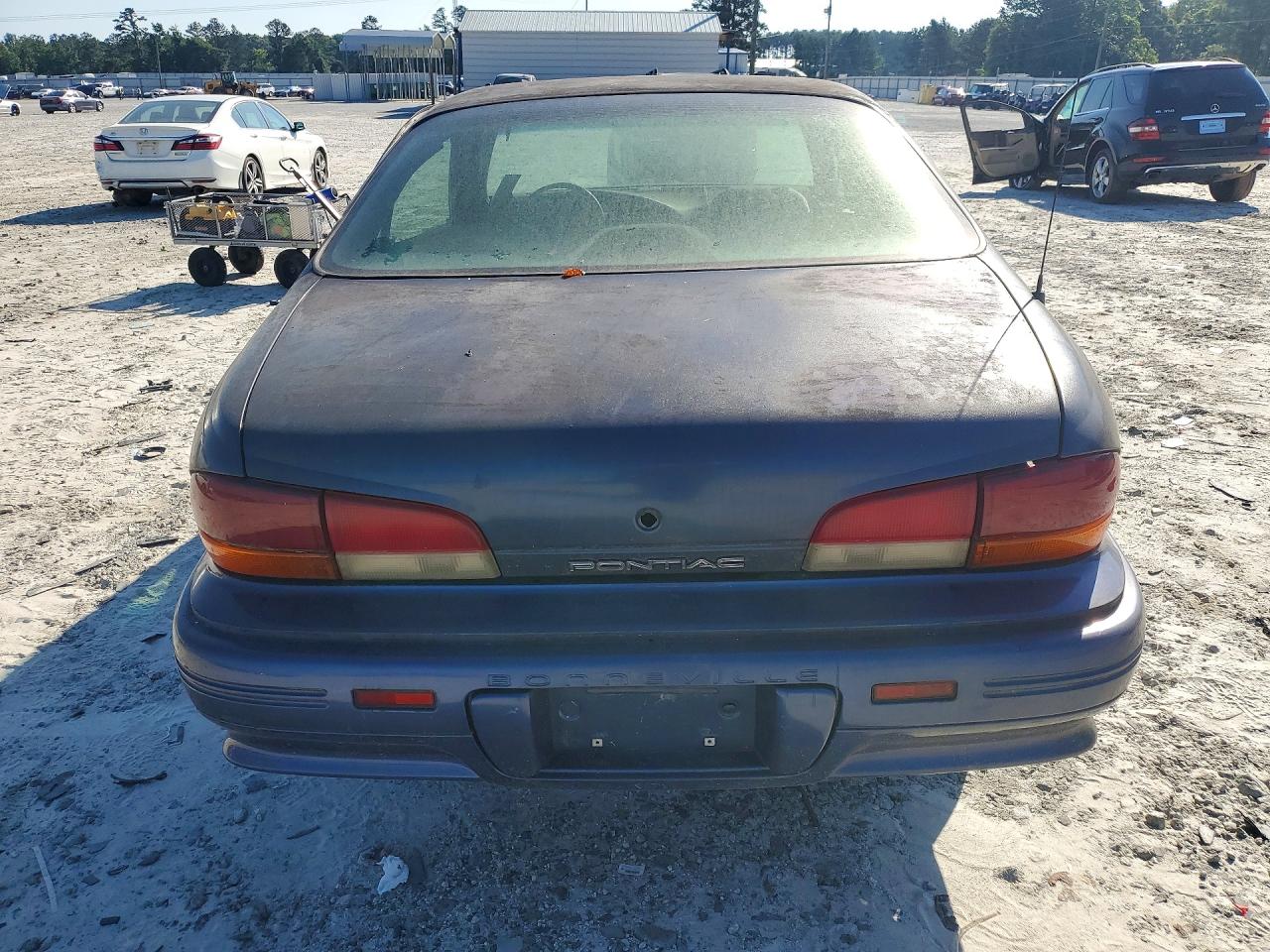 Pontiac Bonneville Se