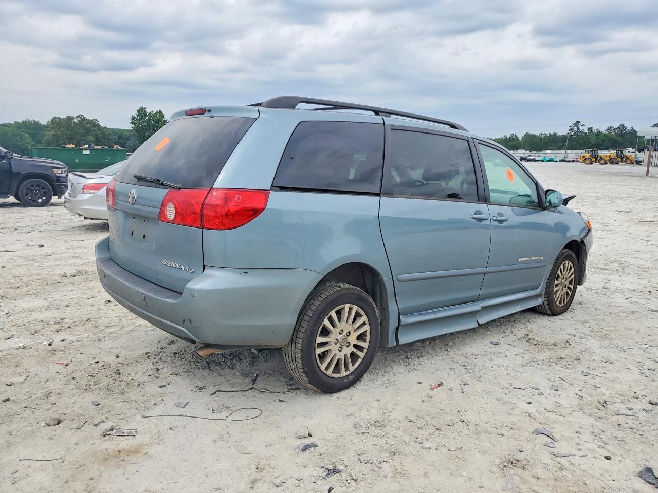 Toyota Sienna Xle