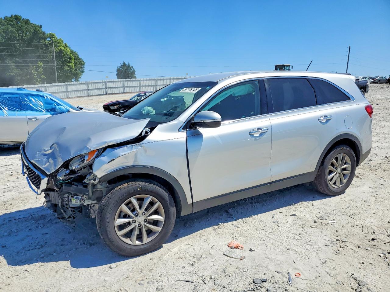 Salvage Kia Sorento Image