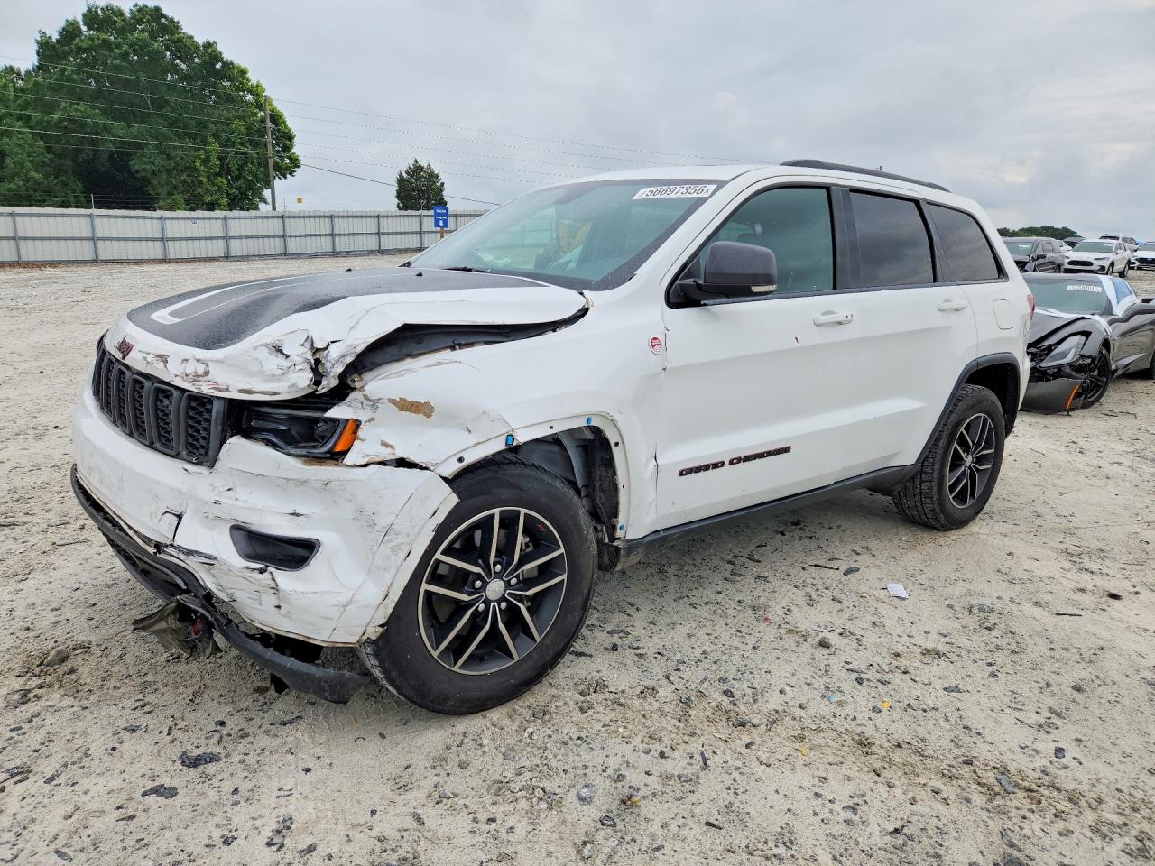 Salvage Jeep Grand Cherokee Image