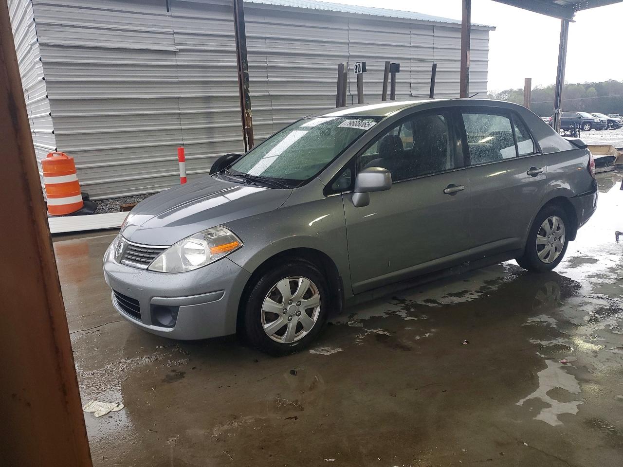 Salvage Nissan Versa Image