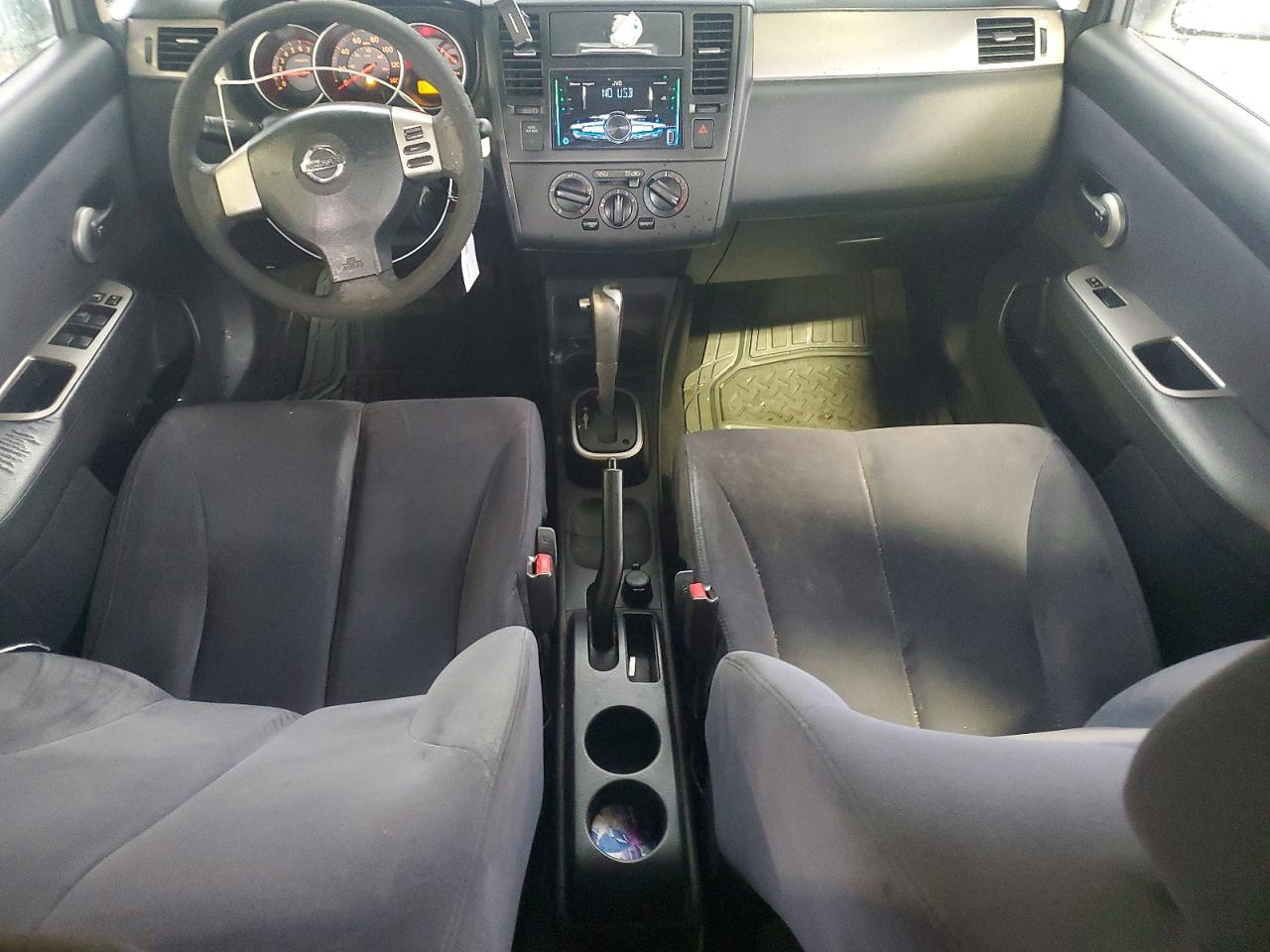 Nissan Versa 1.8 S