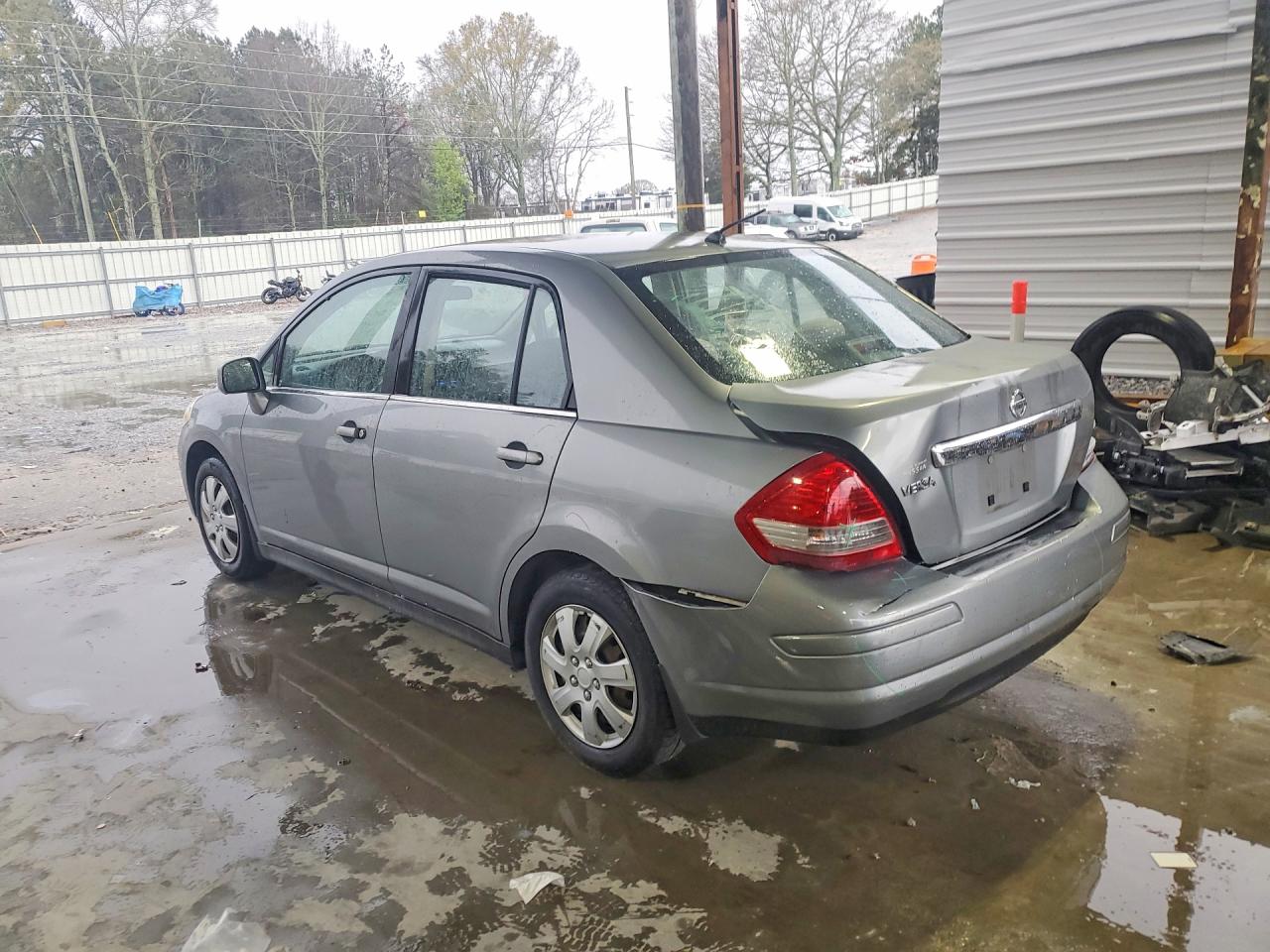 Nissan Versa 1.8 S