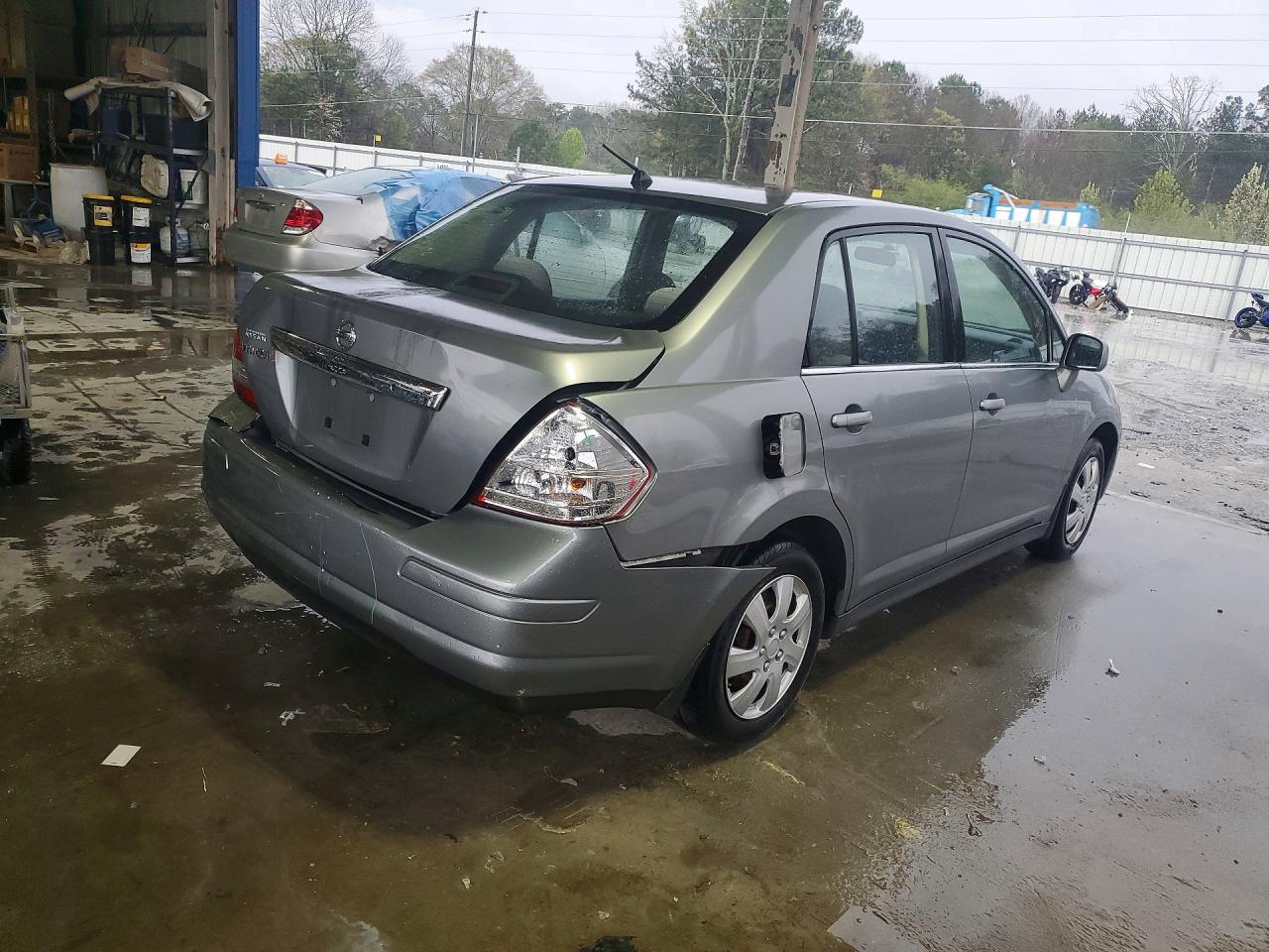 Nissan Versa 1.8 S