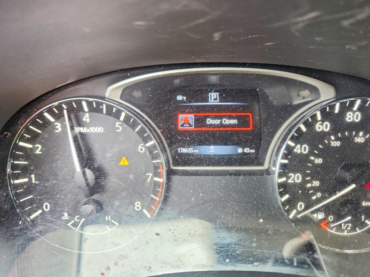 Nissan Pathfinder Sv