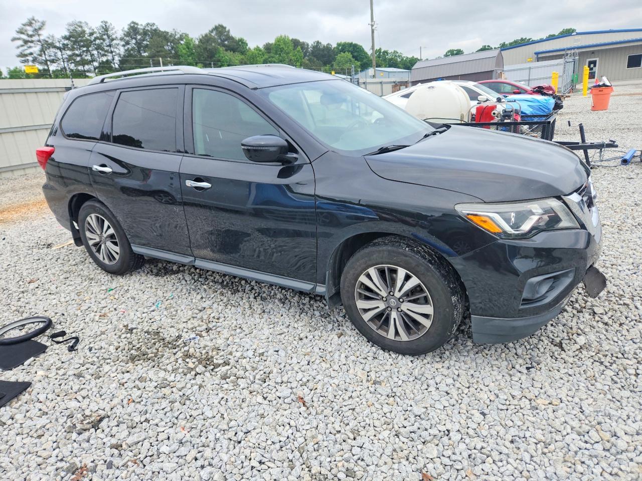 Nissan Pathfinder Sv