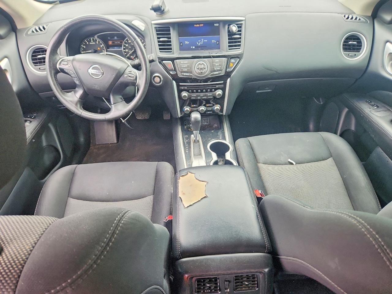 Nissan Pathfinder Sv