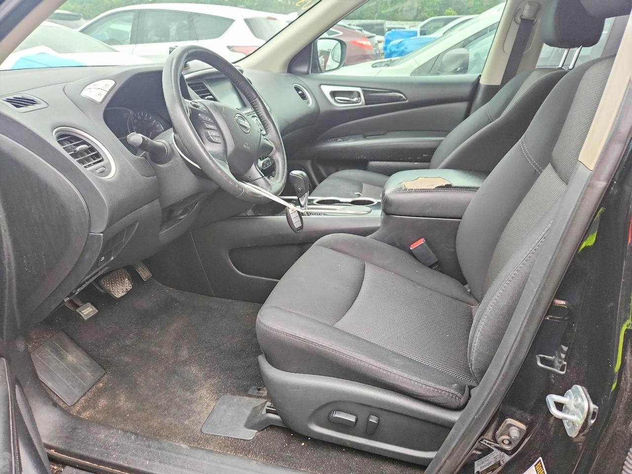 Nissan Pathfinder Sv