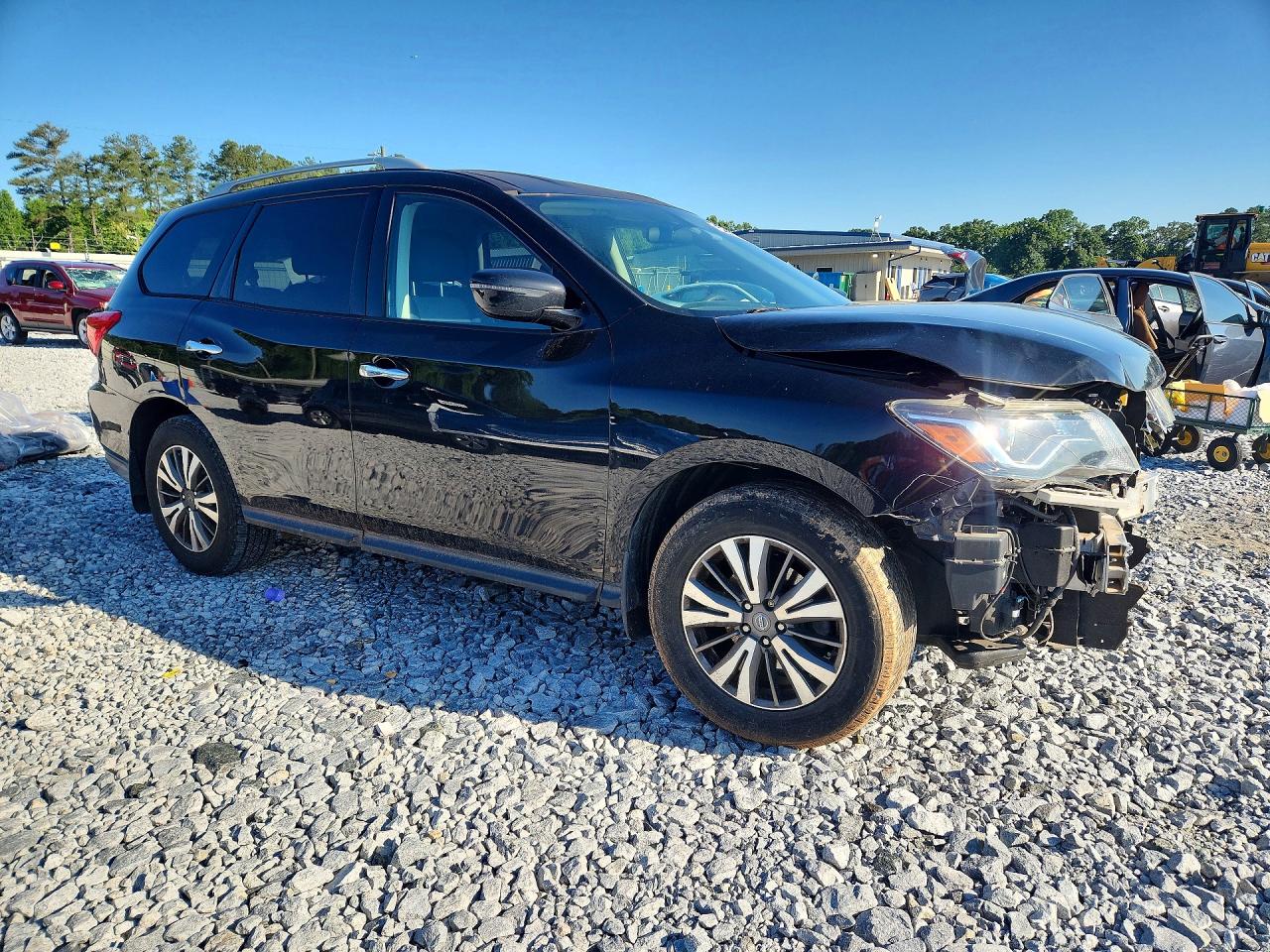 Nissan Pathfinder S