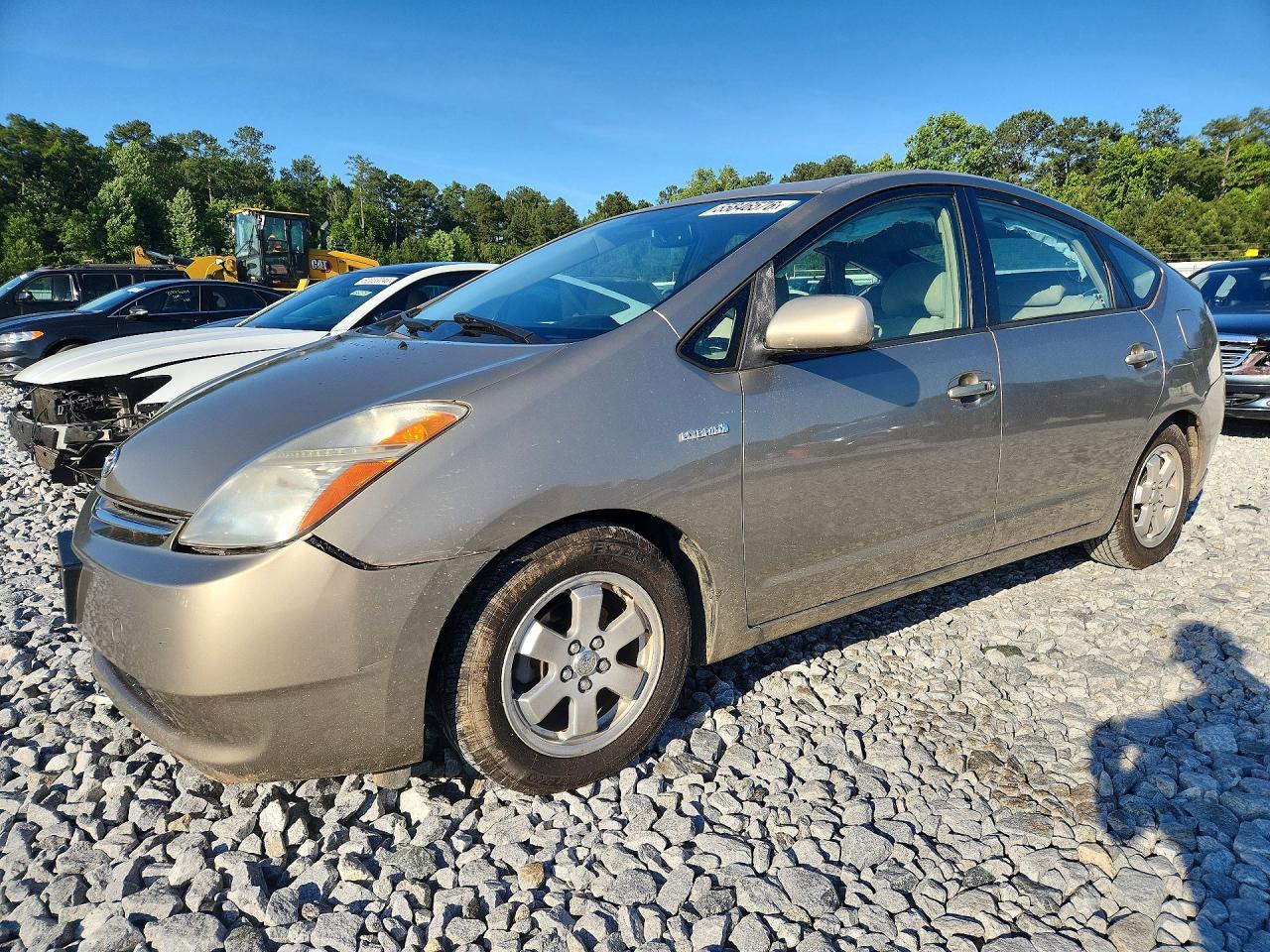 Salvage Toyota Prius Image