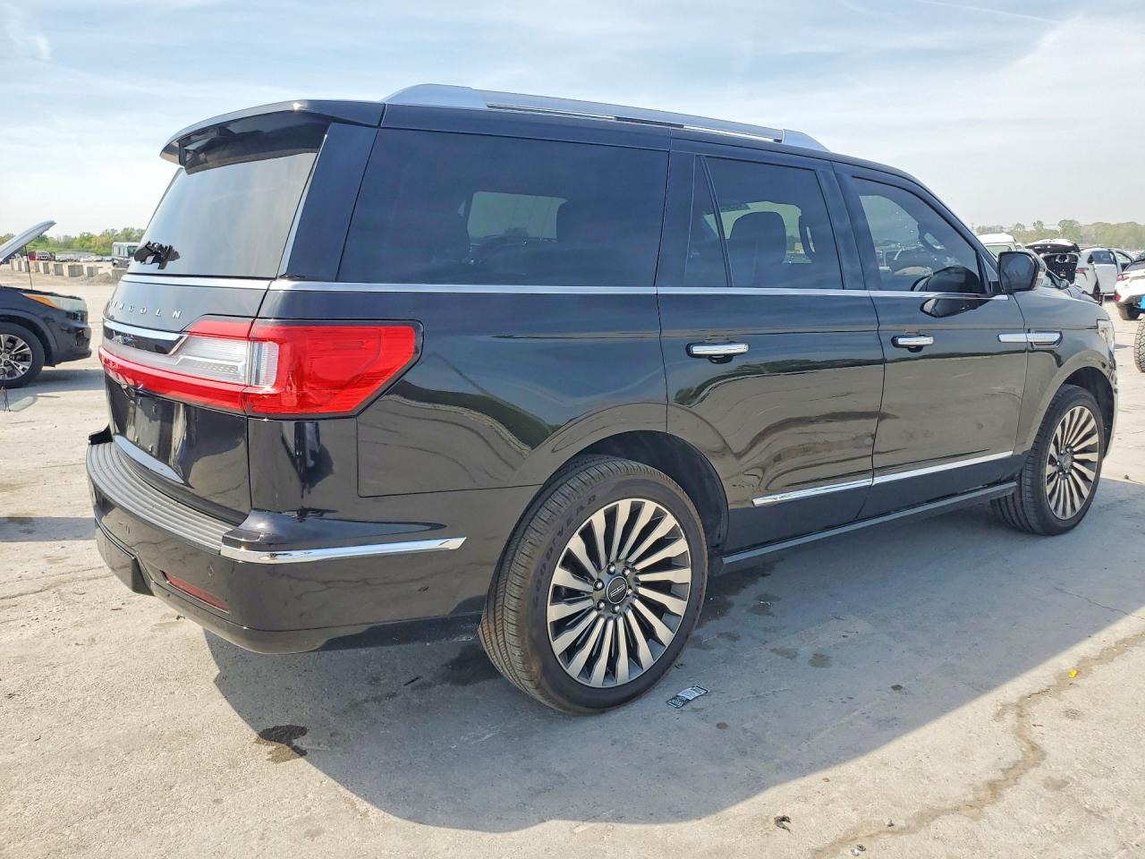 Lincoln Navigator Reserve
