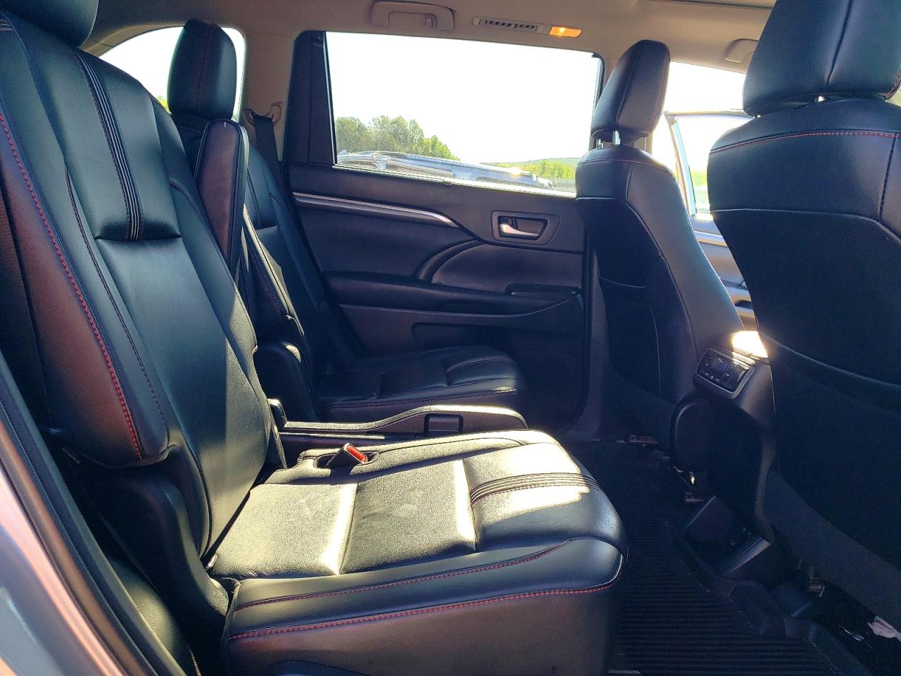 Toyota Highlander Se