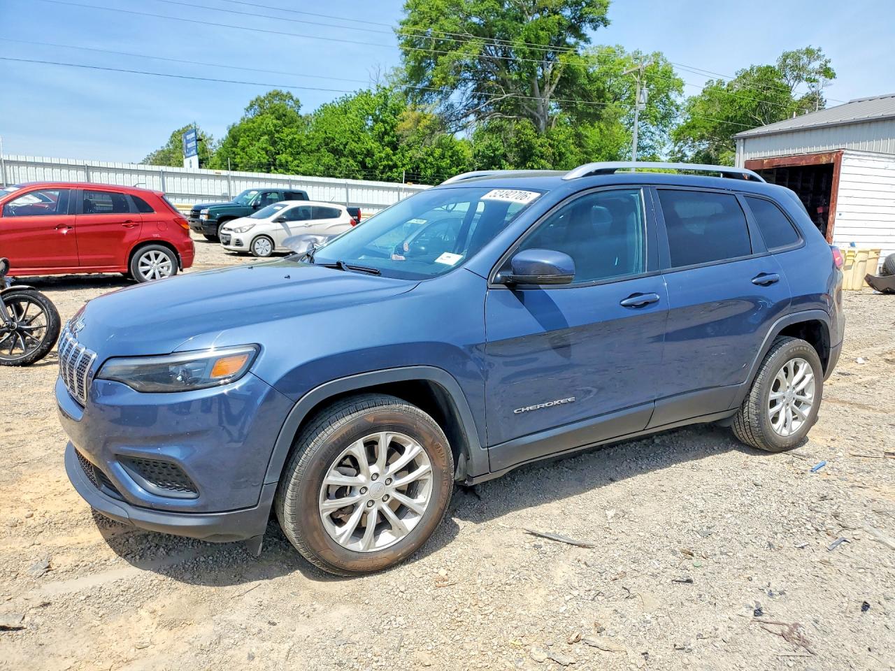 Salvage Jeep Cherokee Image