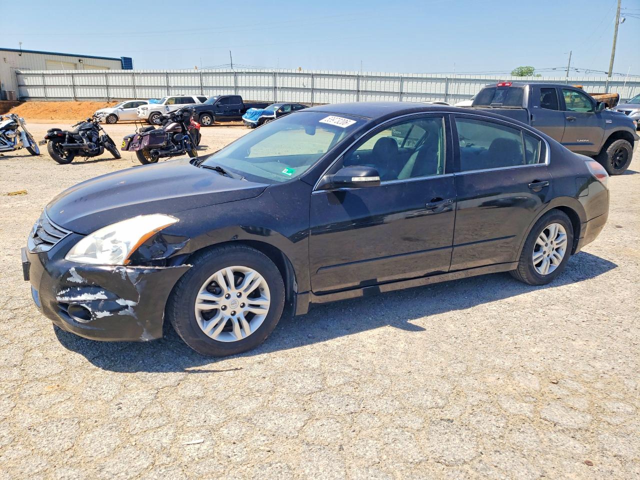 Salvage Nissan Altima Image