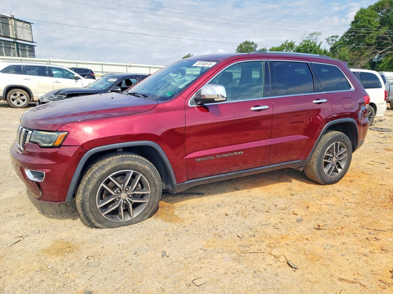 Salvage Jeep Cherokee Image