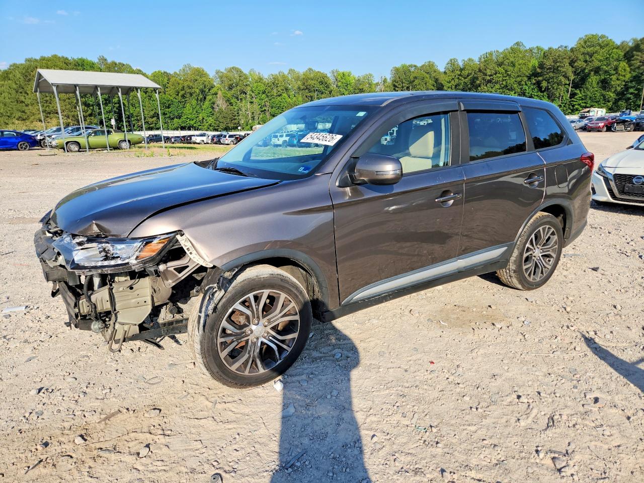 Salvage Mitsubishi Outlander Image