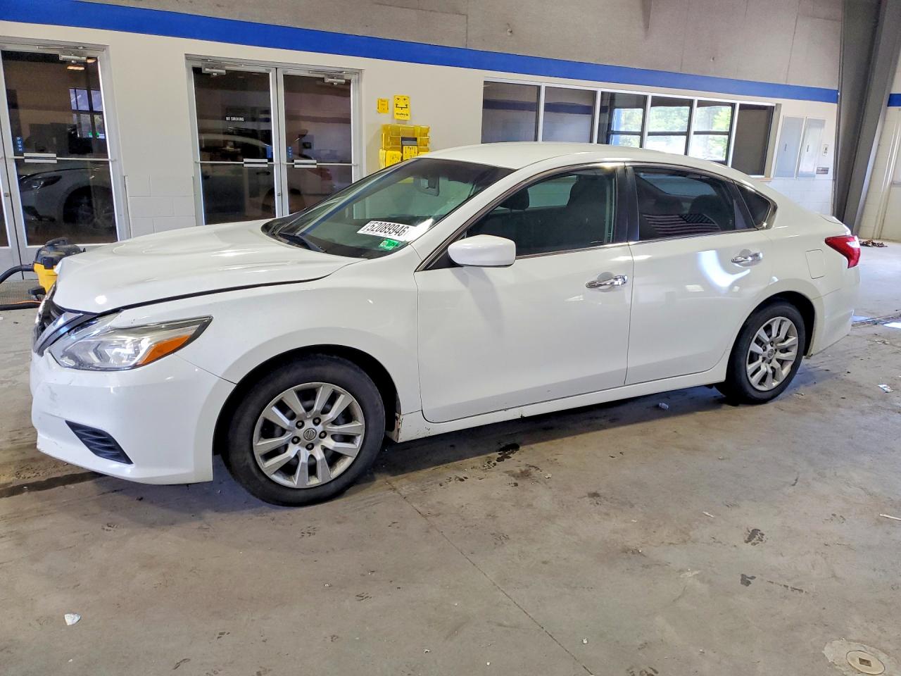Salvage Nissan Altima Image
