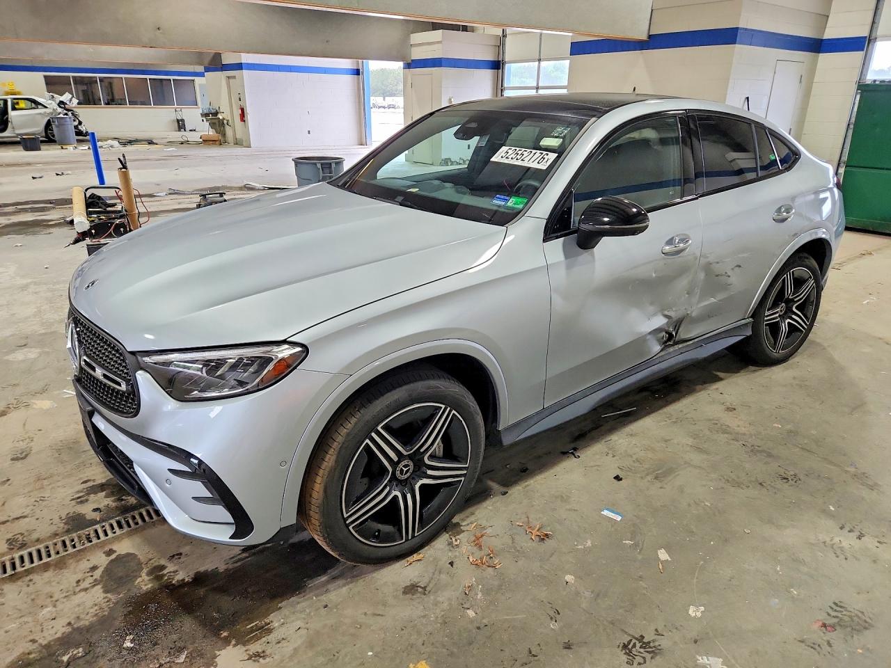 Salvage Mercedes-Benz GLC Image