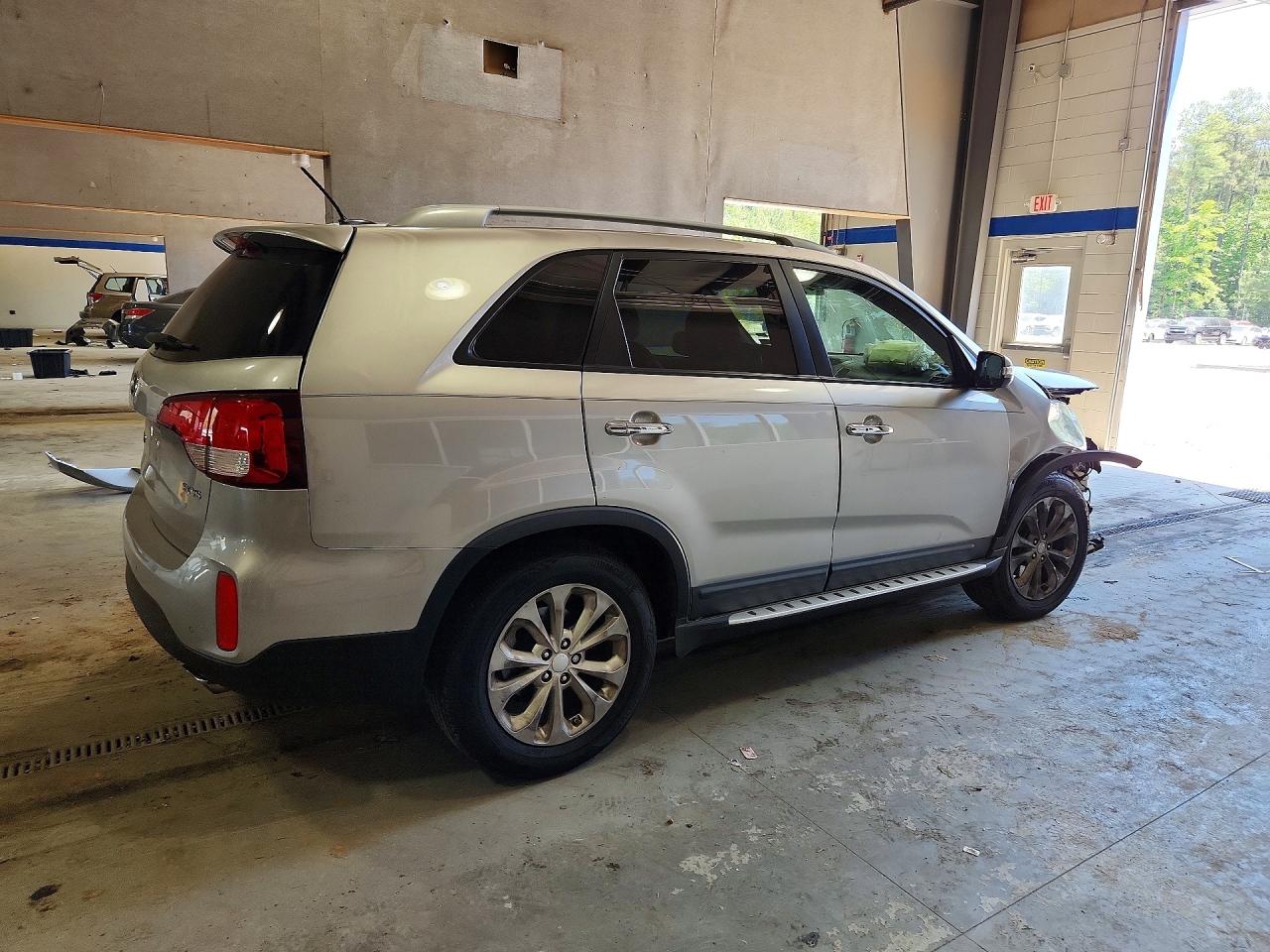 Kia Borrego
