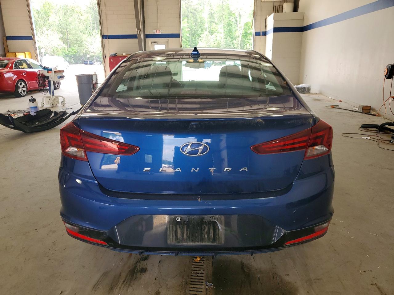 Hyundai ELANTRA Value Edition