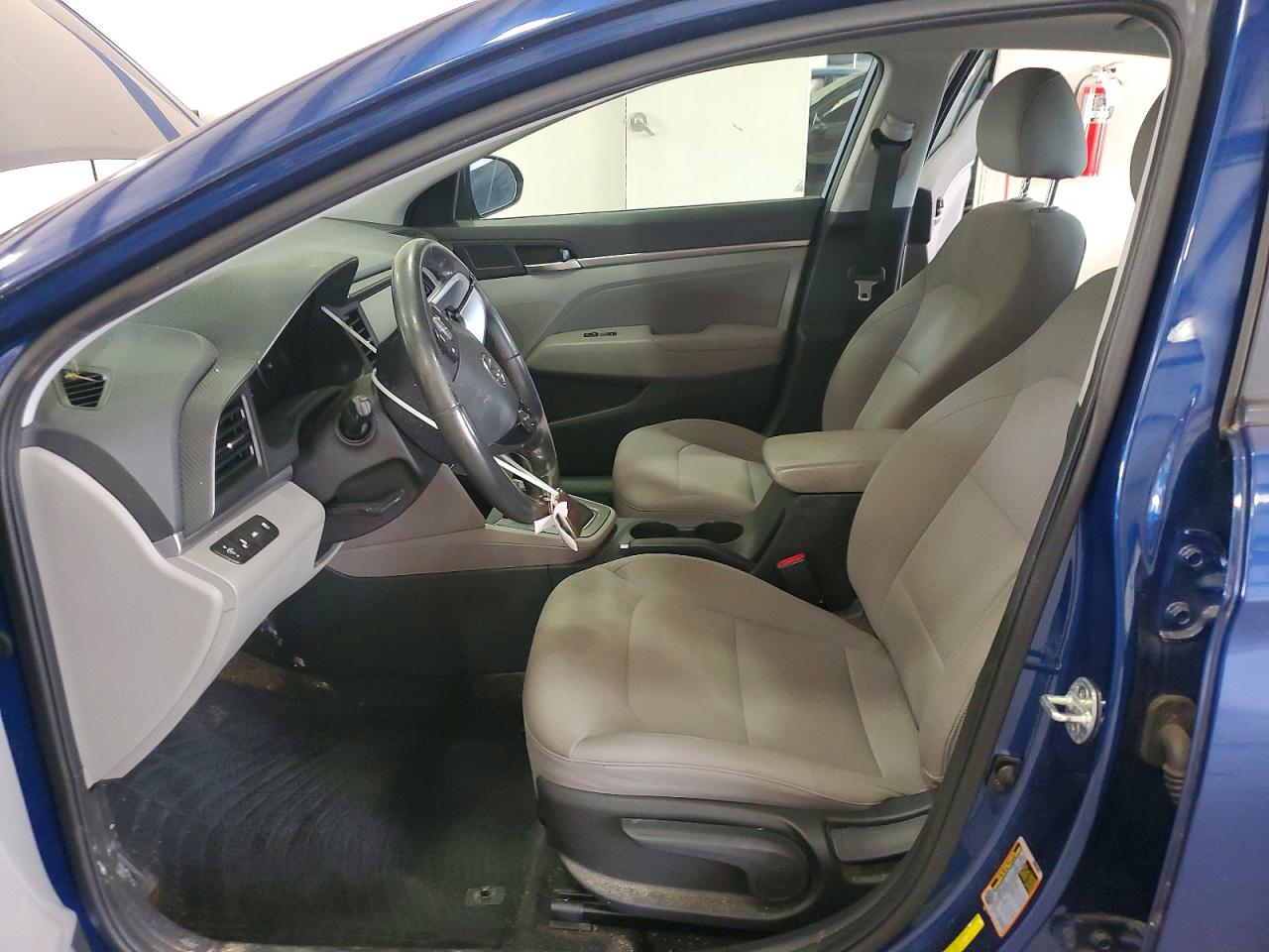 Hyundai ELANTRA Value Edition