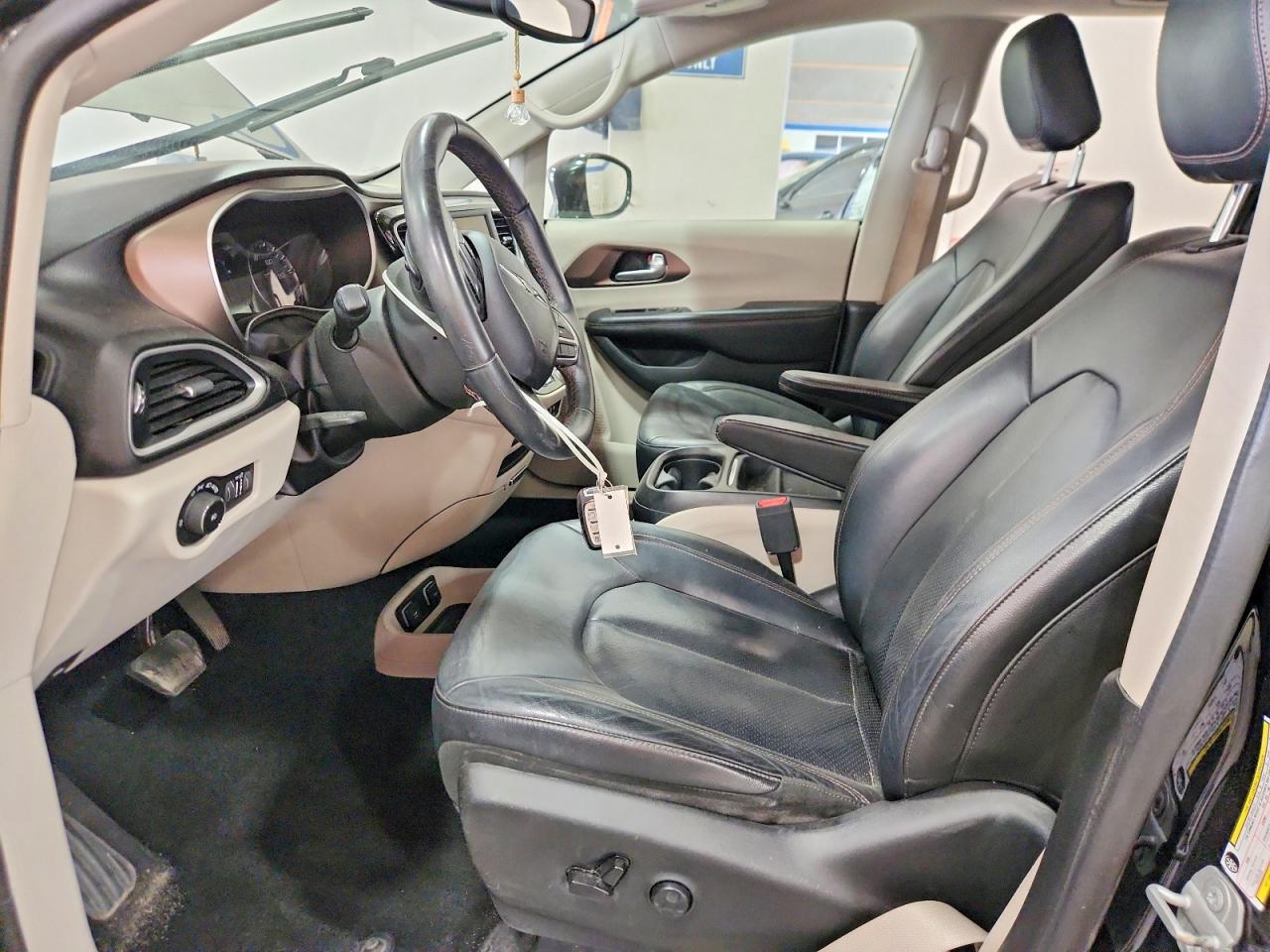 Chrysler Pacifica Touring L