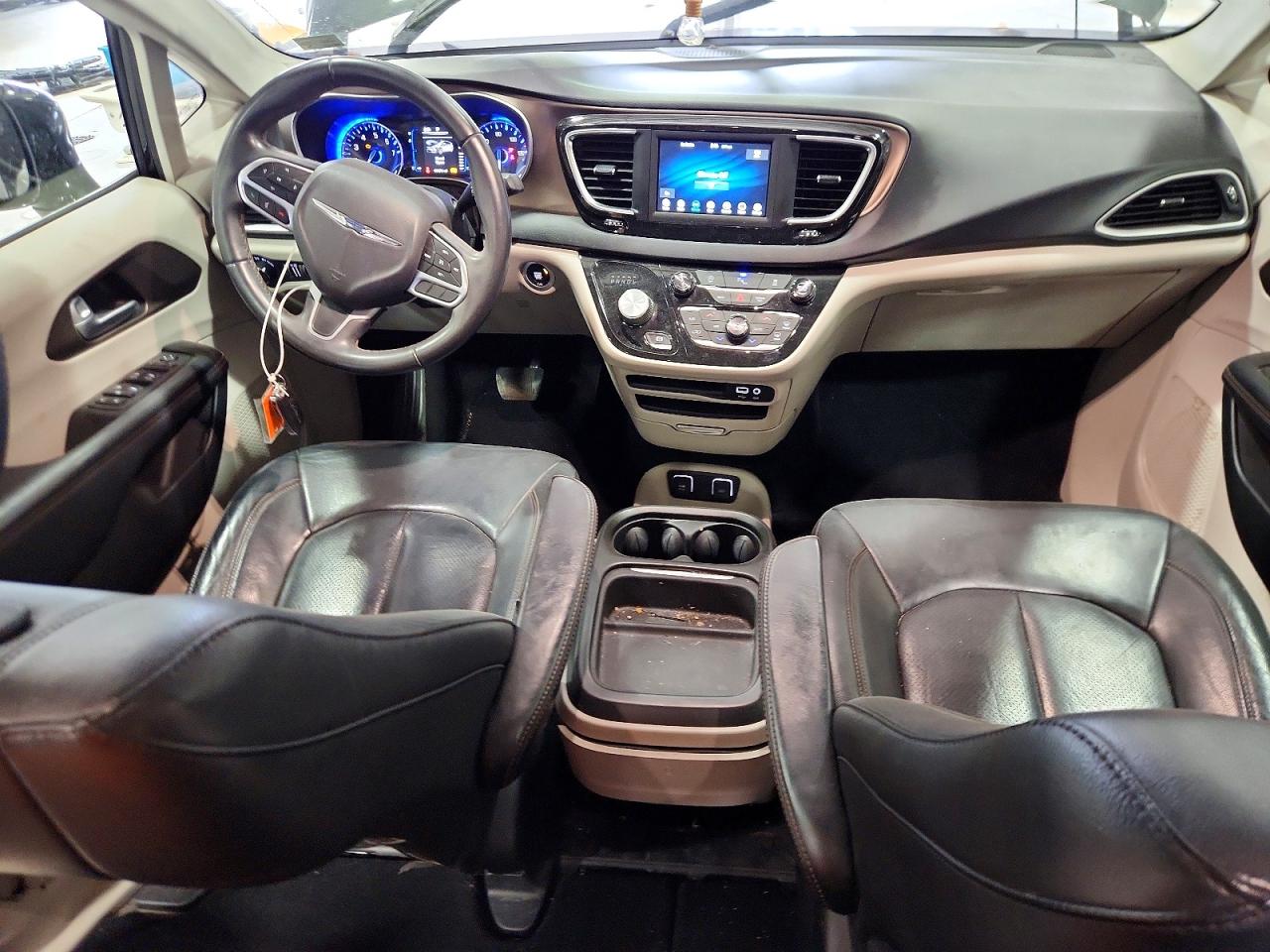 Chrysler Pacifica Touring L