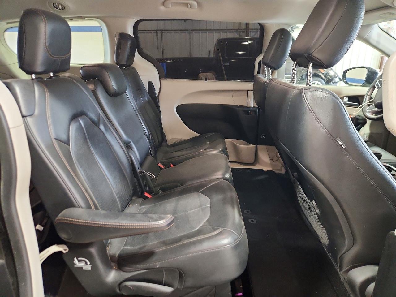 Chrysler Pacifica Touring L