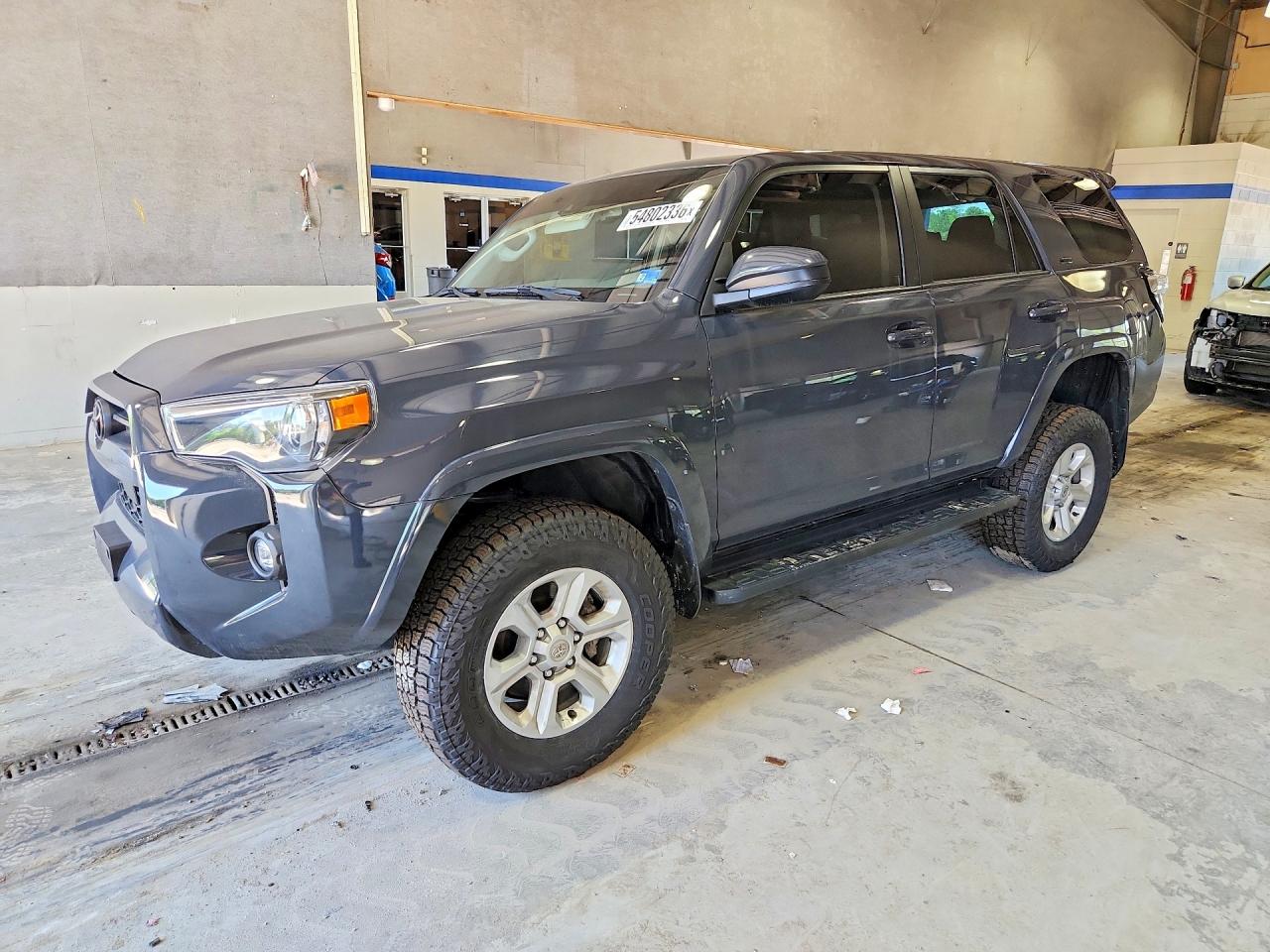 Salvage Toyota 4Runner Image