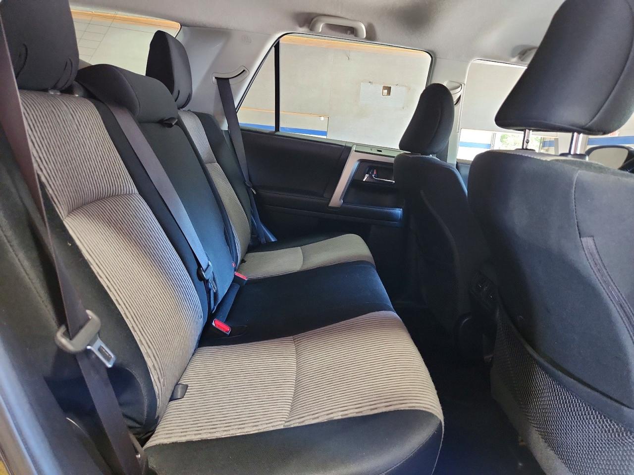 Toyota 4Runner Sr5